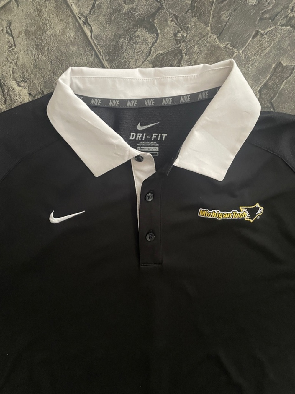 NIKE MICHIGAN TECH Black with White Contrast Collar DriFit Collegiate Sport Polo